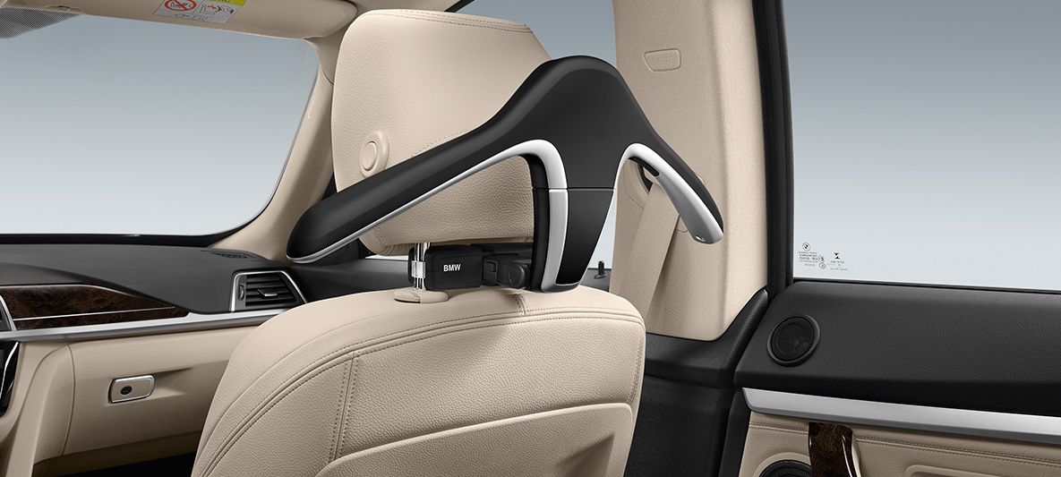 BMW 3 серии Гран Туризмо, аксессуары, система Travel & Comfort. BMW 3 серии Гран Туризмо, аксессуары, система Travel & Comfort, плечики для одежды.