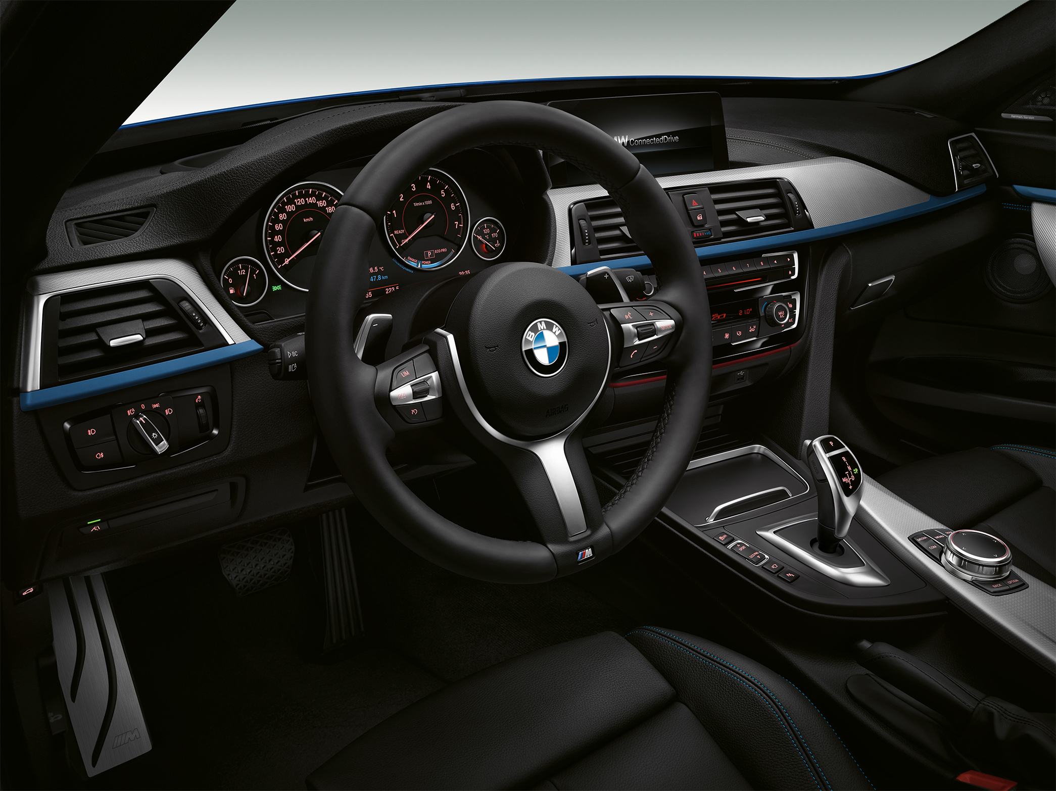 BMW 3 серии Гран Туризмо, вид с водительского сидения BMW 3 серии Гран Туризмо, вид с водительского сидения