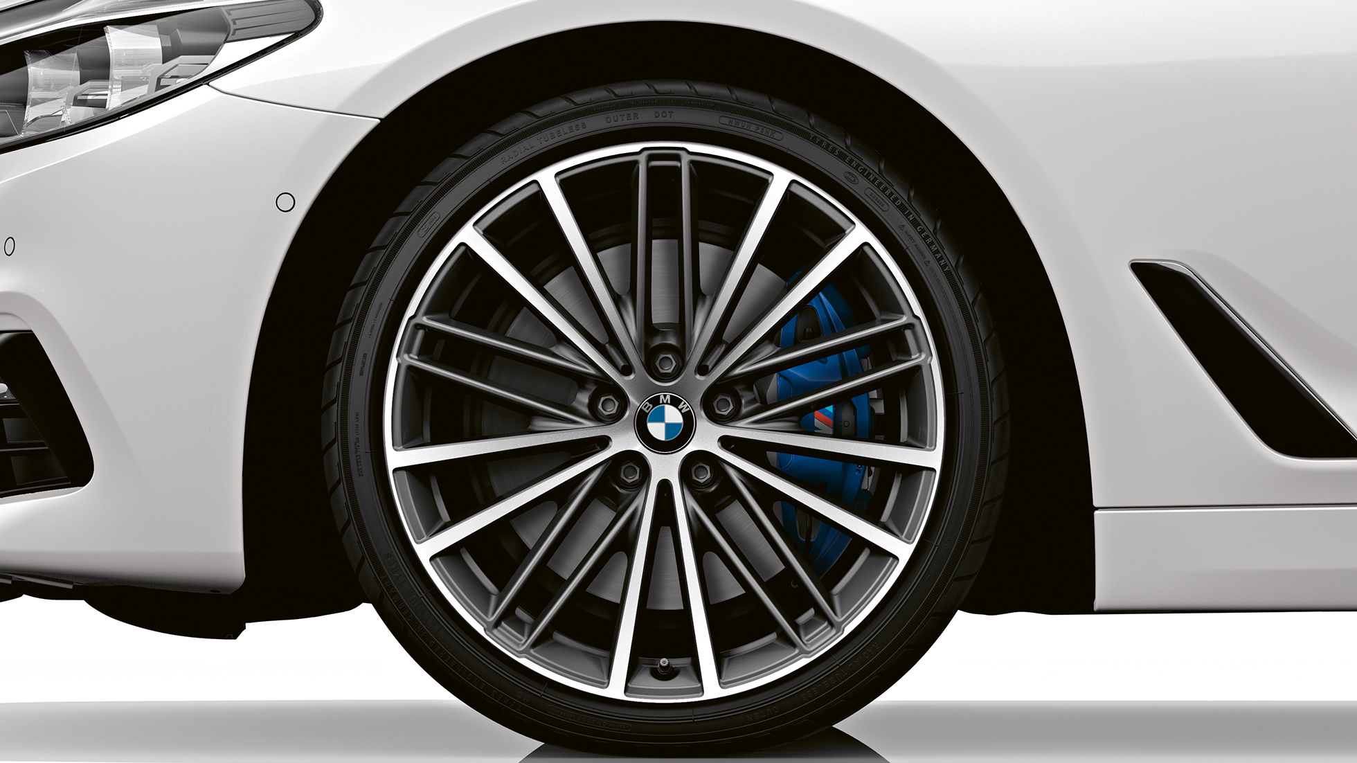 BMW 5 серия Sport Line, колеса BMW 5 серия Sport Line, колеса, внешний вид, экстерьер, БМВ