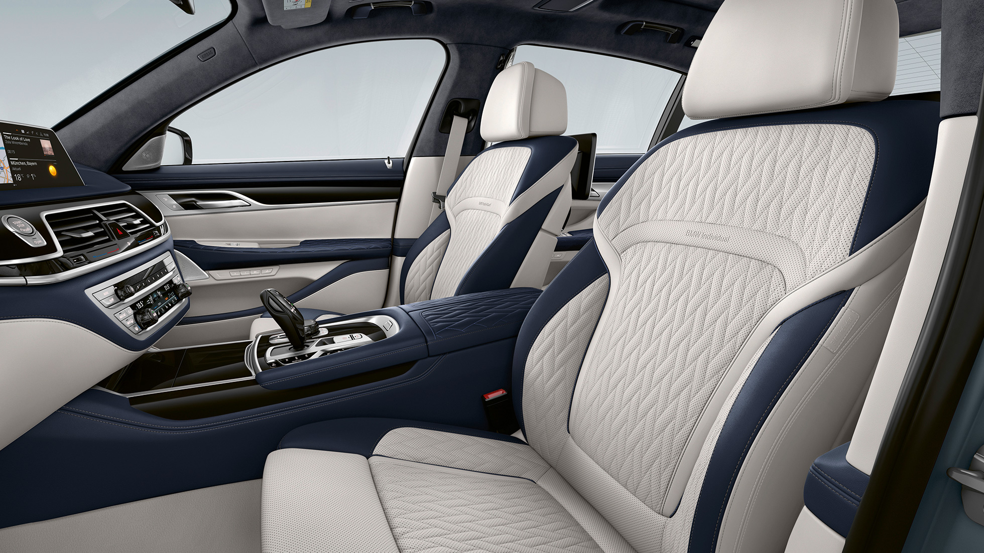 BMW 7 серии с пакетом M Sport: кожаная обивка G11 BMW 7 серии с пакетом M Sport: обивка кожей Dakota черного цвета G11