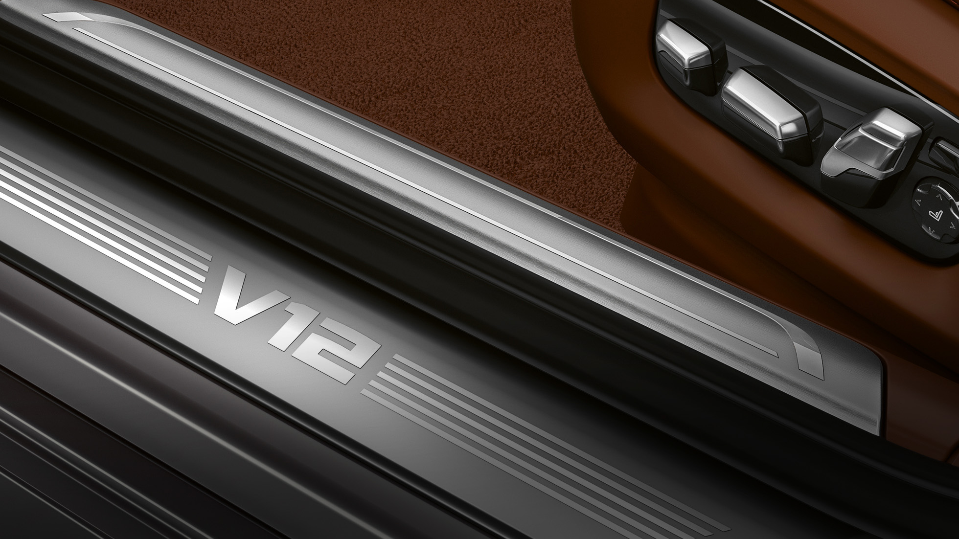Двигатель BMW V12 G11 BMW M760Li xDrive: крупный план двигателя V12 G11