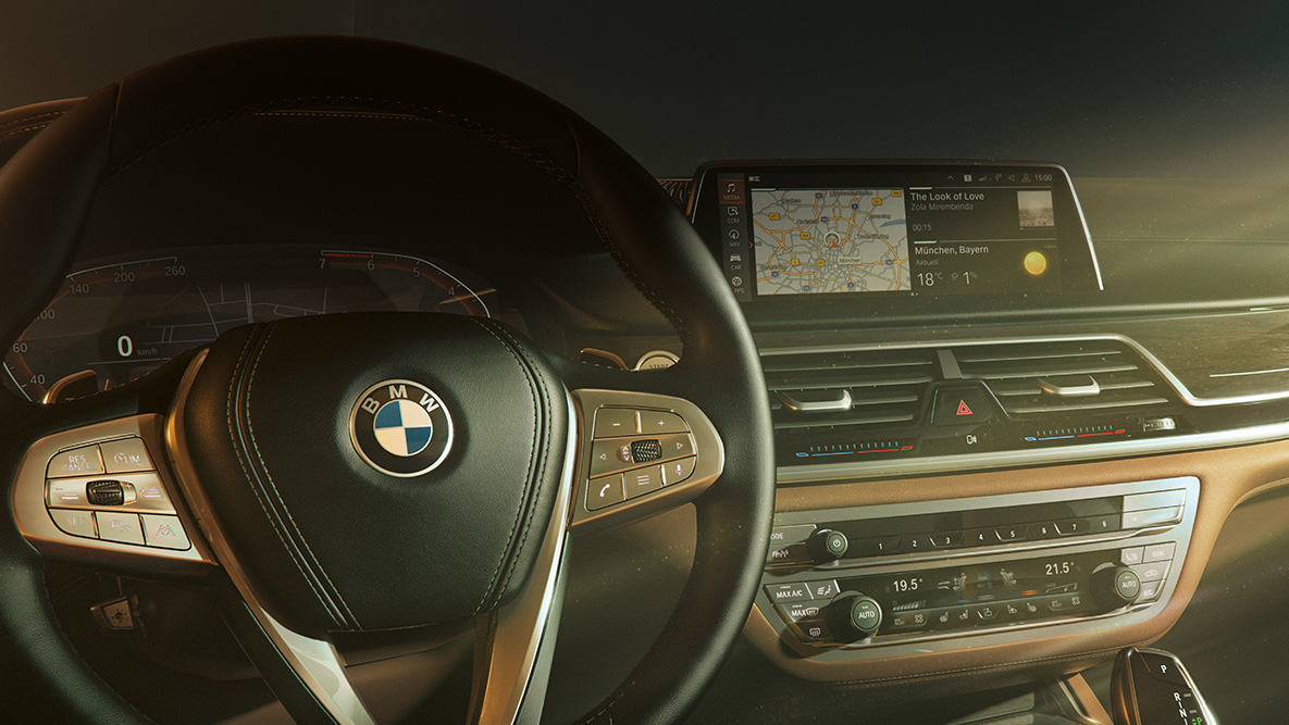 BMW Remote Software Upgrade вBMW 7 серии G11 BMW Remote Software Upgrade : крупный план панели приборов G11