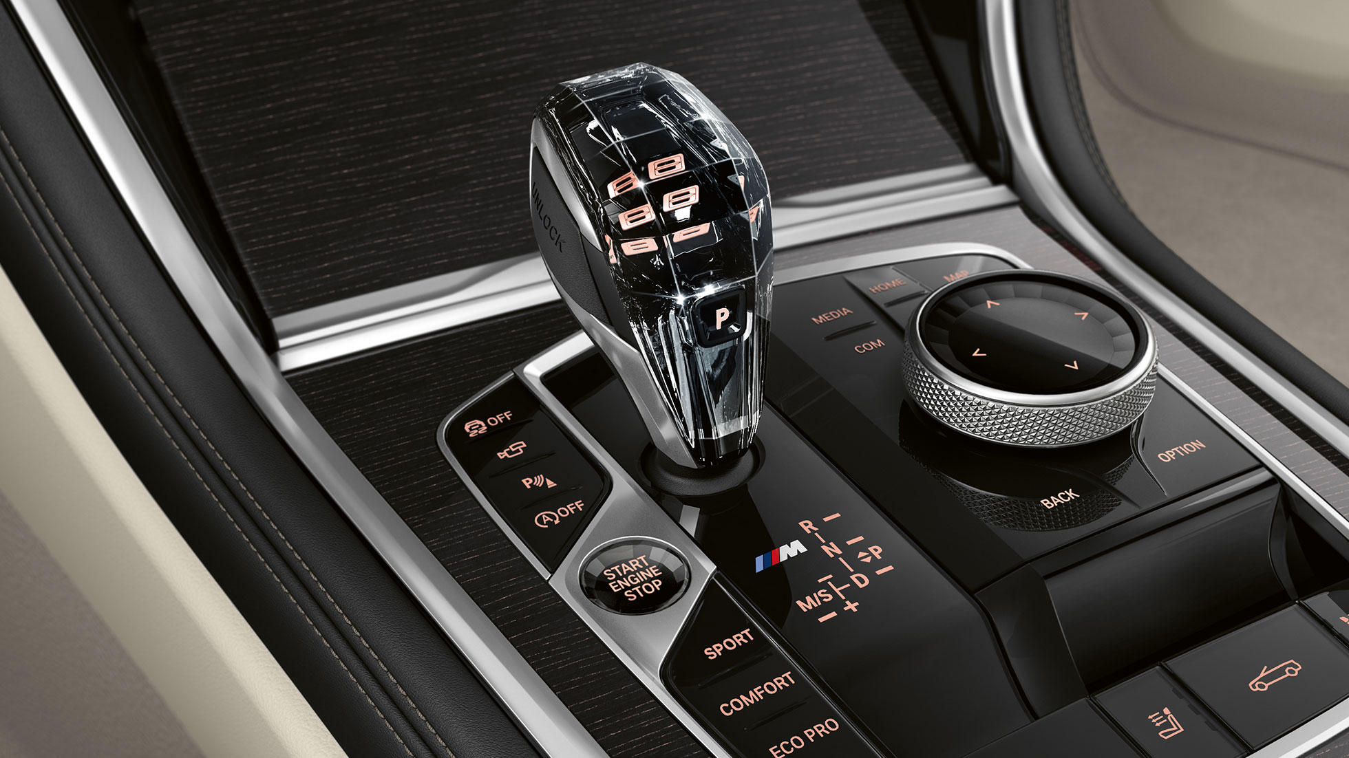 BMW M850i xDrive, металлик Серый Дравит, стеклянные аппликации CraftedClarity. BMW M850i xDrive, металлик Серый Дравит, стеклянные аппликации CraftedClarity.