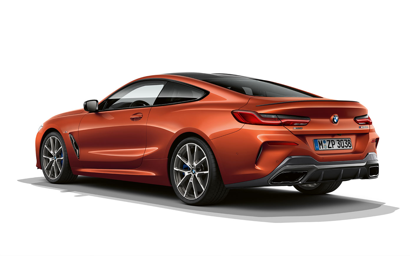 BMW 8 серии Coupe, «Оранжевый Закат металлик» G15 BMW 8 серии Coupe цвета «Оранжевый Закат металлик» на белом фоне G15.