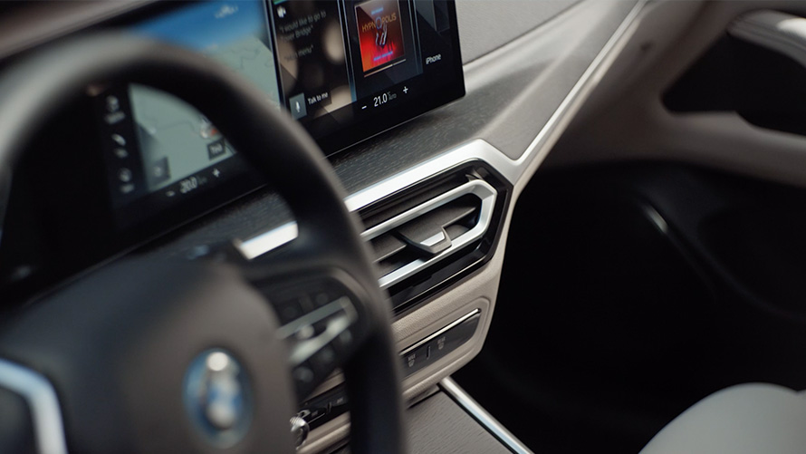 BMW i4 eDrive40 G26 2021 "Белый Минерал", дизайн интерьера в деталях, видео BMW i4 eDrive40 G26 2021 "Белый Минерал", дизайн интерьера в деталях, видео