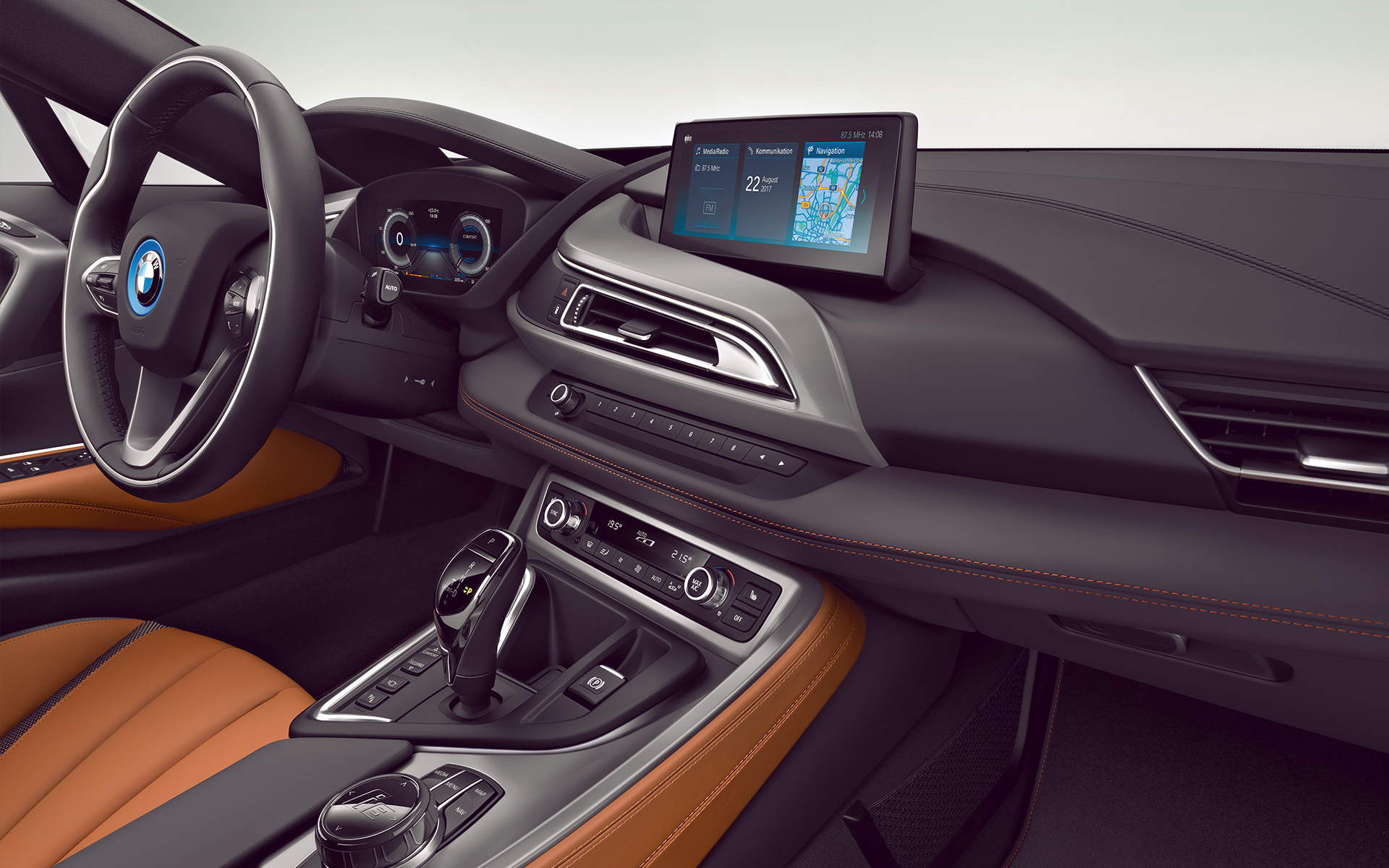 BMW i8 Coupé, салон. BMW i8 Купе Coupe, салон, приборная панель сбоку, руль, интерьер, БМВ гибрид.
