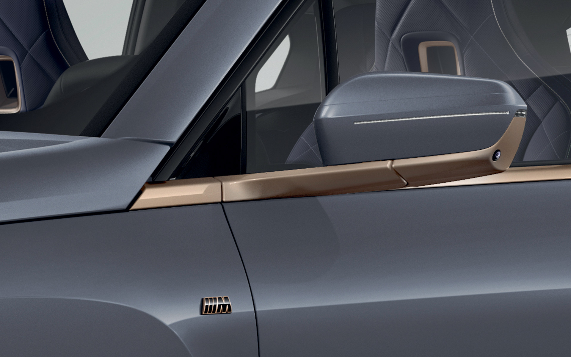 BMW iX M60 i20 2022, электрический SUV, BMW Individual Серый Шторм Бэй металлик, BMW Individual дизайн экстерьера Titanium Bronze, наружное зеркало заднего вида