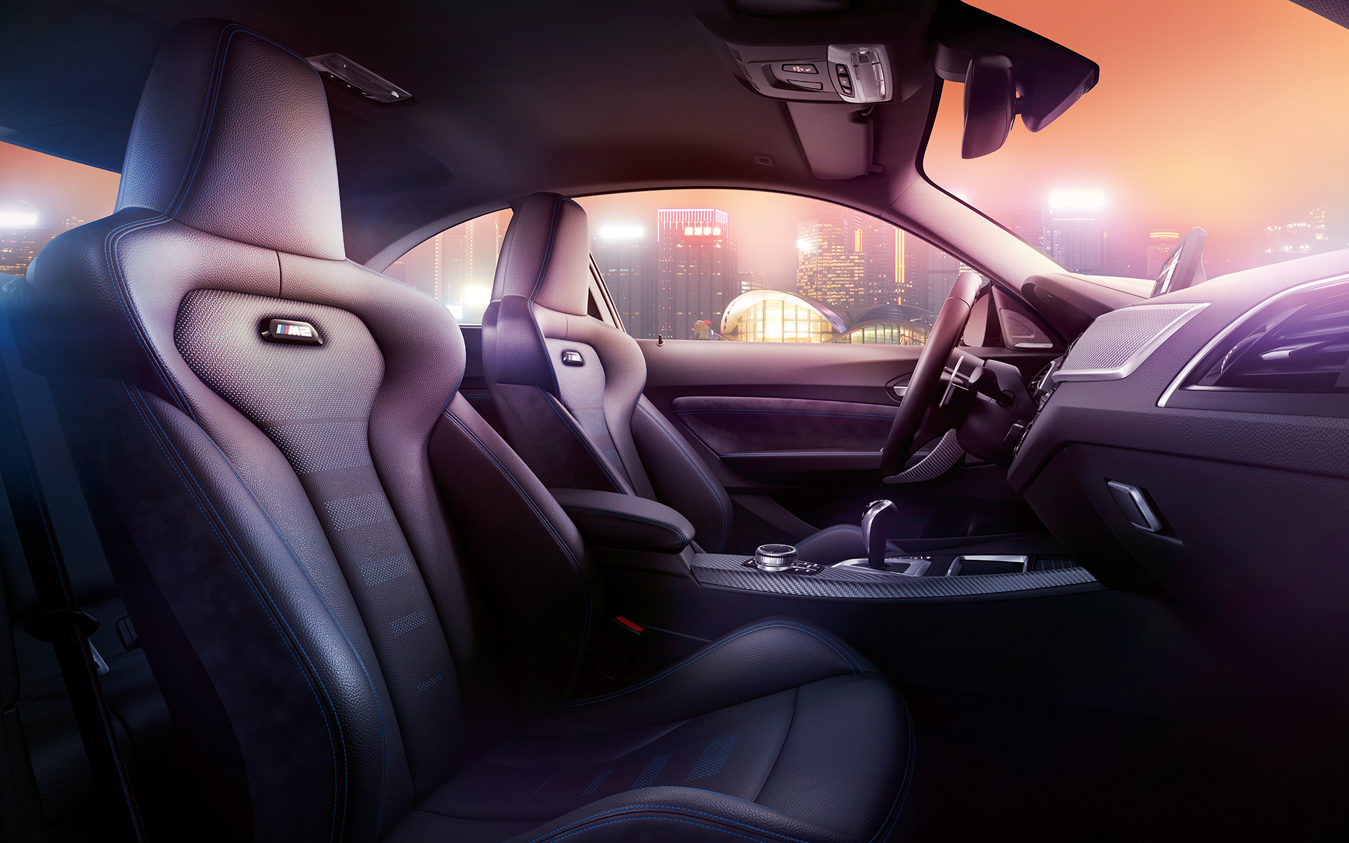 Новый BMW M2 Competition, сиденья. Новый BMW M2 Competition, интерьер, сиденья, БМВ.