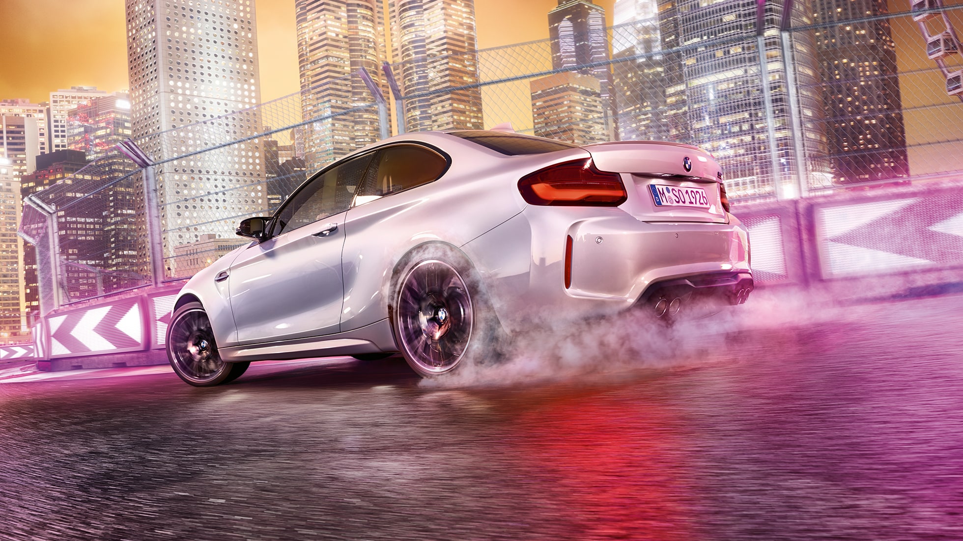 Дизайн BMW M2 Competition F87 Дизайн BMW M2 Competition F87 2018 МГ цвета Серебристый Хоккенхайм (металлик), вид сзади с поворотом в три четверти