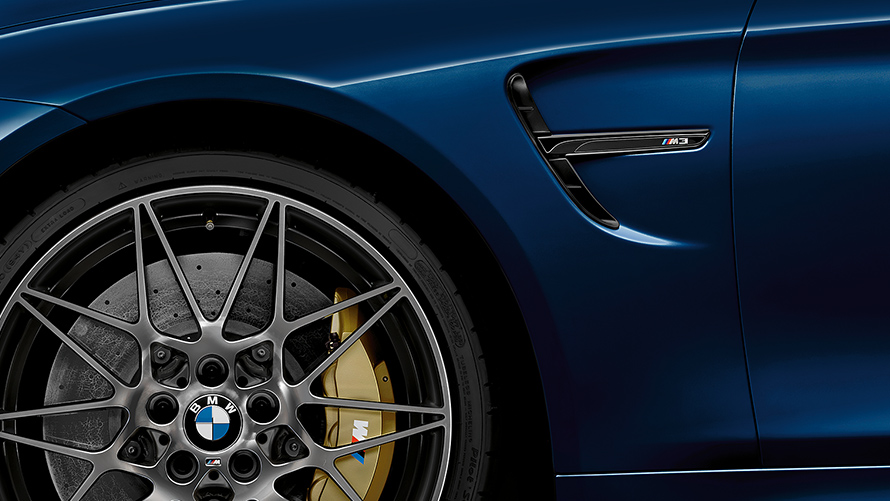 BMW M3, воздухозаборники. BMW M3, воздухозаборники, внешний вид, колеса, экстерьер, на черном фоне, БМВ.