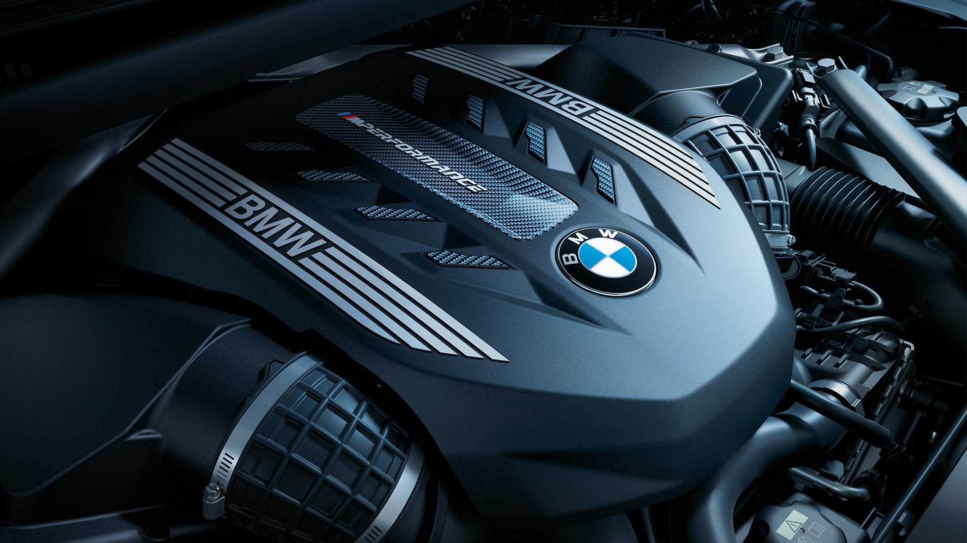 8-цилиндровый бензиновый двигатель BMW TwinPower Turbo. BMW X6 M50i: 8-цилиндровый бензиновый двигатель BMW TwinPower Turbo.
