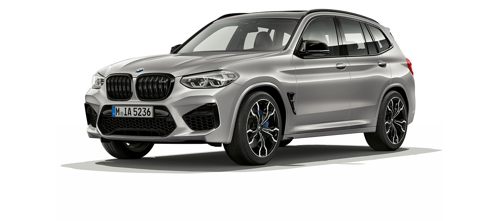 BMW X3 M Competition, вид спереди с поворотом в три четверти. BMW X3 M Competition, серый металлик Donington Grey, внешний вид, вид спереди с поворотом в три четверти.