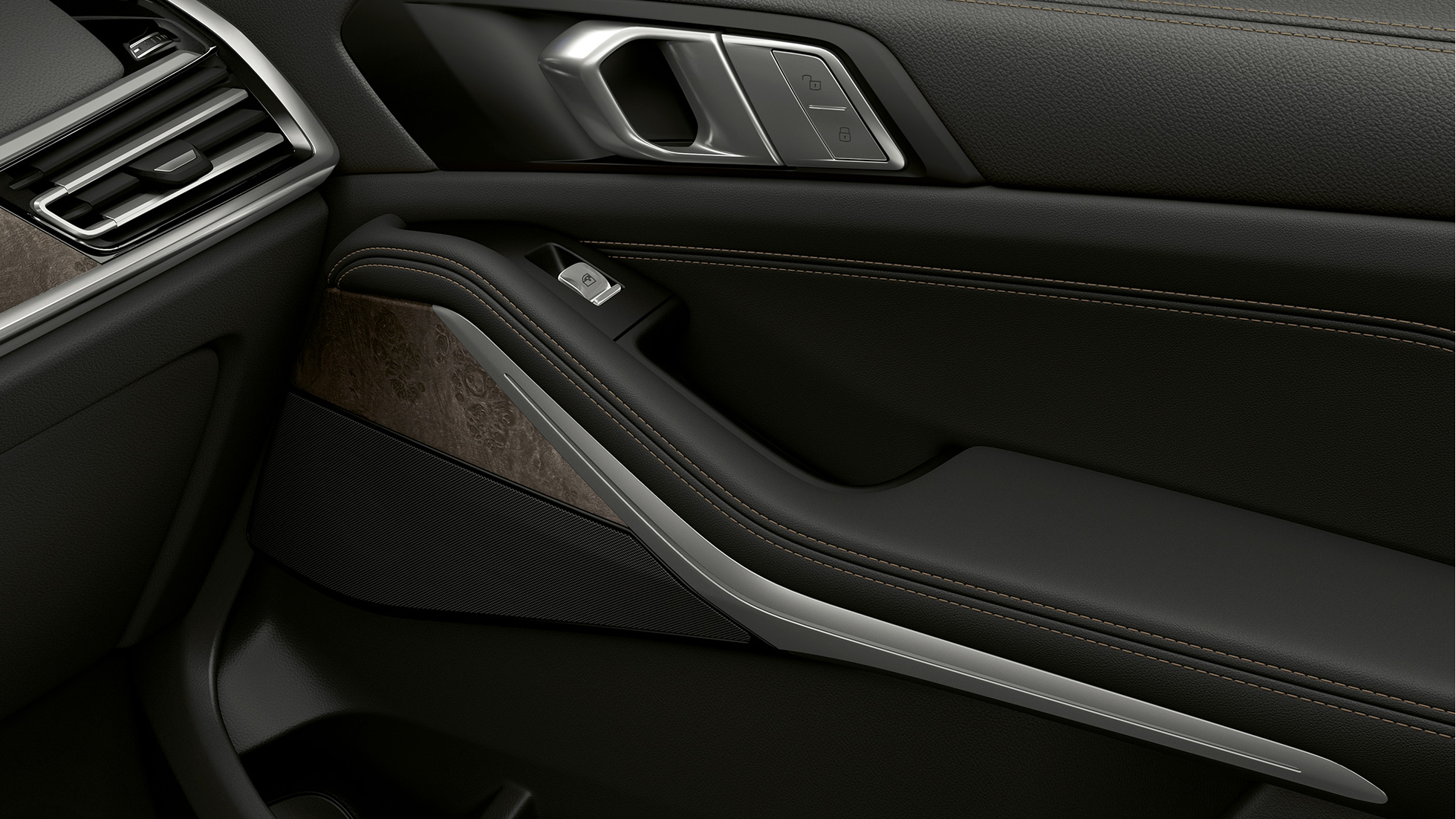 BMW X7 в стандартном оснащении: обивка двери BMW X7 в стандартном оснащении: крупный план обивки двери