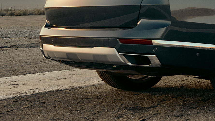 Выхлопная система M Sport BMW X7 G07 2019, вид сзади крупным планом
