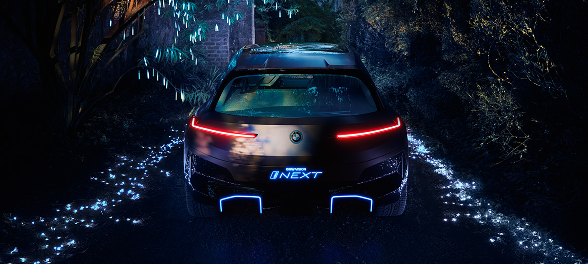 BMW Vision iNEXT BMW Vision iNEXT - вид сзади в темноте