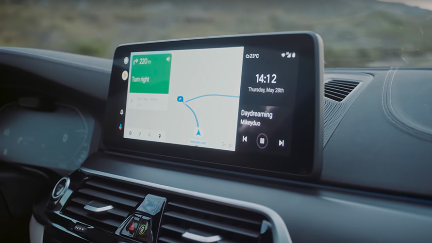 Функции и преимущества интеграции смартфона Android Auto разъясняются в ознакомительном видео Функции и преимущества интеграции смартфона Android Auto разъясняются в ознакомительном видео