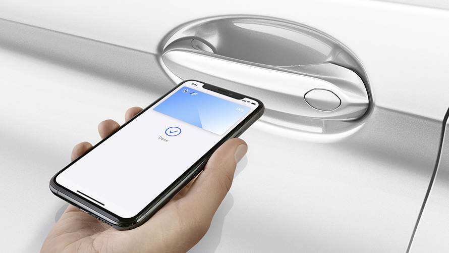 Откройте автомобиль с помощью цифрового ключа BMW Digital Key Откройте автомобиль с помощью смартфона с ключом BMW Digital Key и приложения My BMW