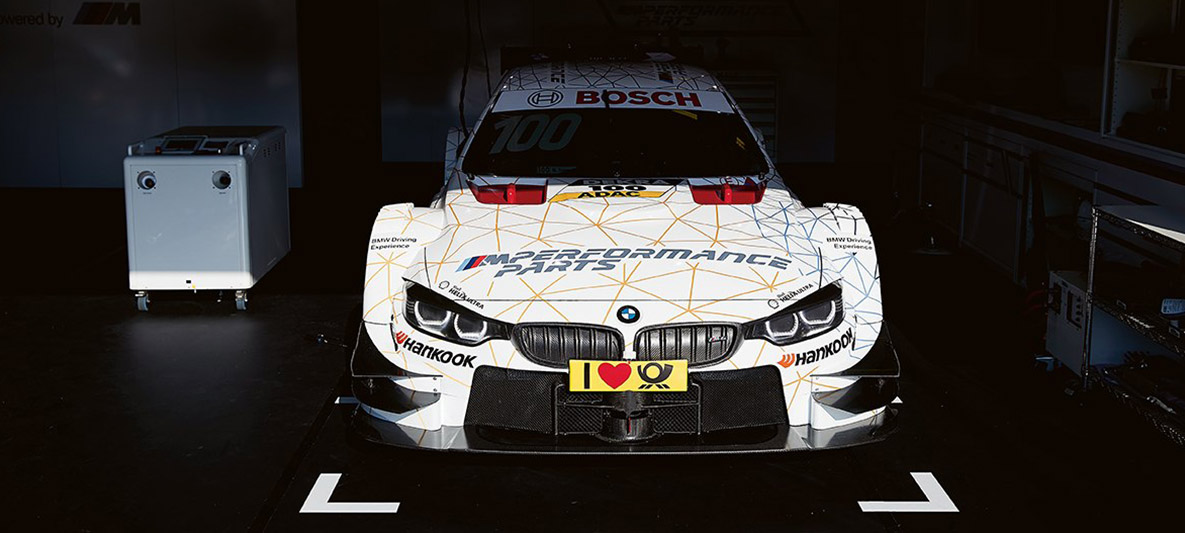 Спортивная BMW с аксессуарами M Performance Parts. Спортивная BMW с аксессуарами M Performance Parts, БМВ спорт.
