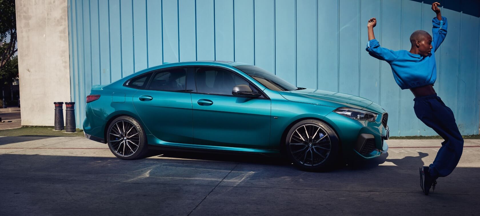 Предложения и сервисы для BMW 2 серии Gran Coupe Предложения и сервисы для BMW 2 серии Gran Coupe F44 синего цвета Snapper Rocks (металлик), вид сбоку