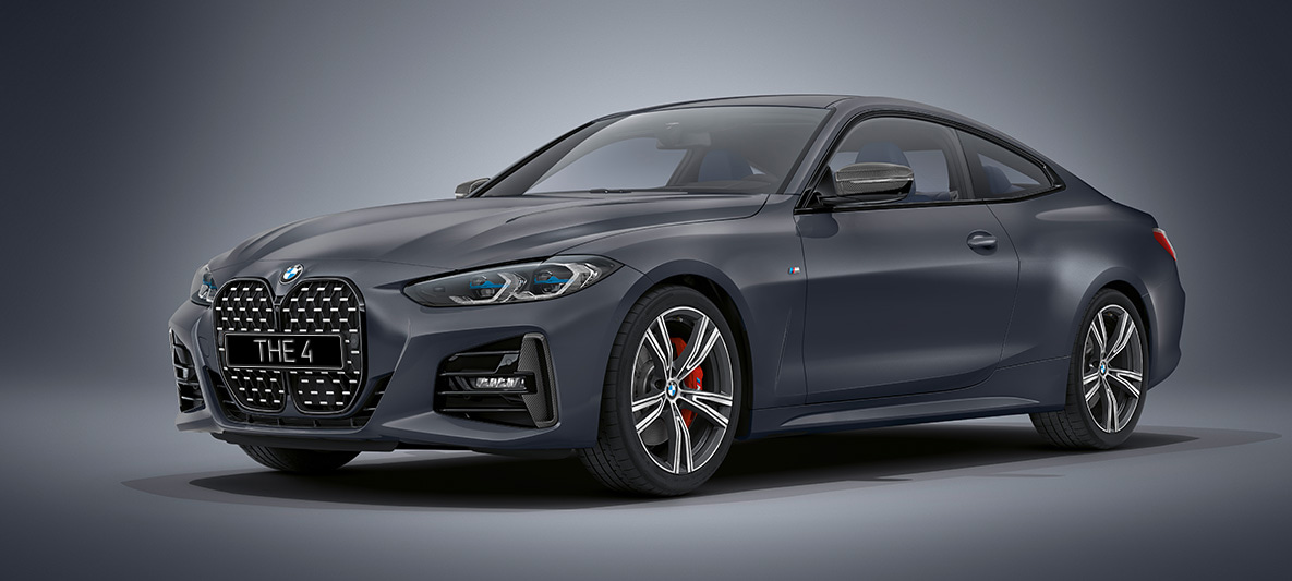 BMW 4 серии Coupe G22 2020 года, цвет «Морозный Серый» металлик BMW Individual BMW 4 серии Coupe G22 2020 года, цвет «Морозный Серый» металлик BMW Individual, вид спереди с поворотом в три четверти