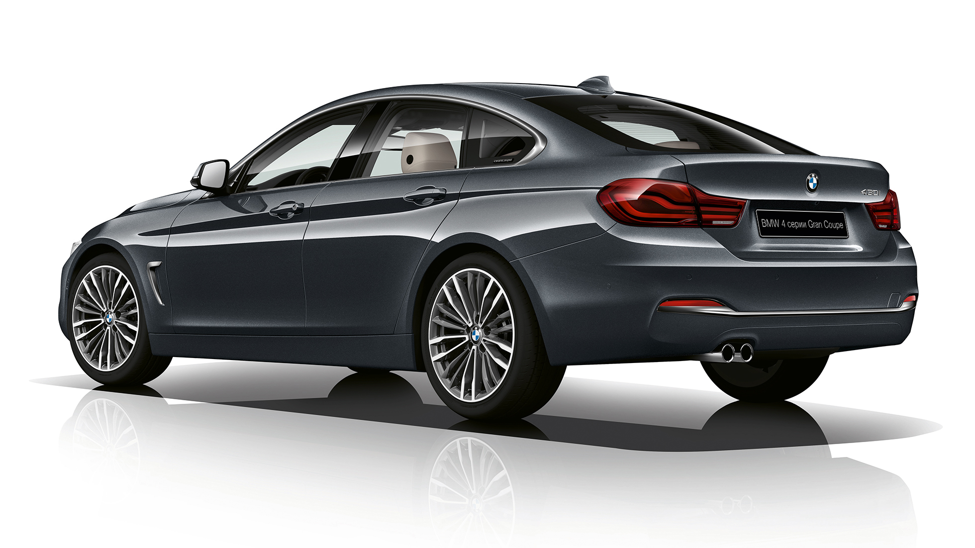 BMW 4 серии Gran Coupé, модель Luxury Line, вид сзади с разворотом в три четверти BMW 4 серии Gran Coupé, модель Luxury Line, вид сзади с разворотом в три четверти