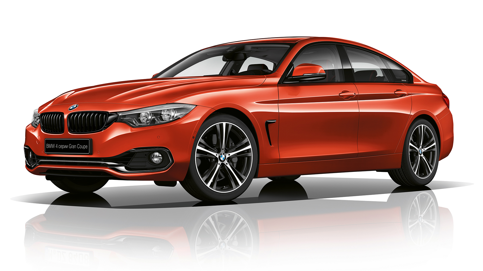 BMW 4 серии Gran Coupé, модель Sport Line вид спереди с разворотом в три четверти BMW 4 серии Gran Coupé, модель Sport Line вид спереди с разворотом в три четверти