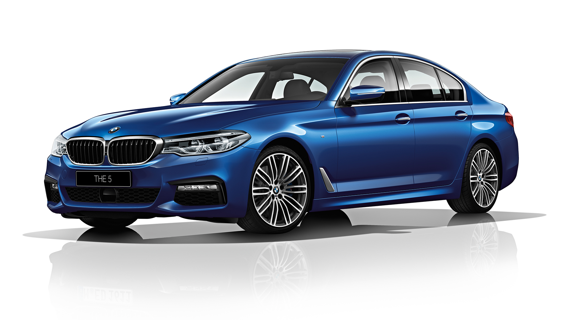BMW 5 серия Пакет М Sport, вид спереди с поворотом в три четверти BMW 5 серия Пакет М Sport, вид спереди с поворотом в три четверти, экстерьер, внешний вид, БМВ