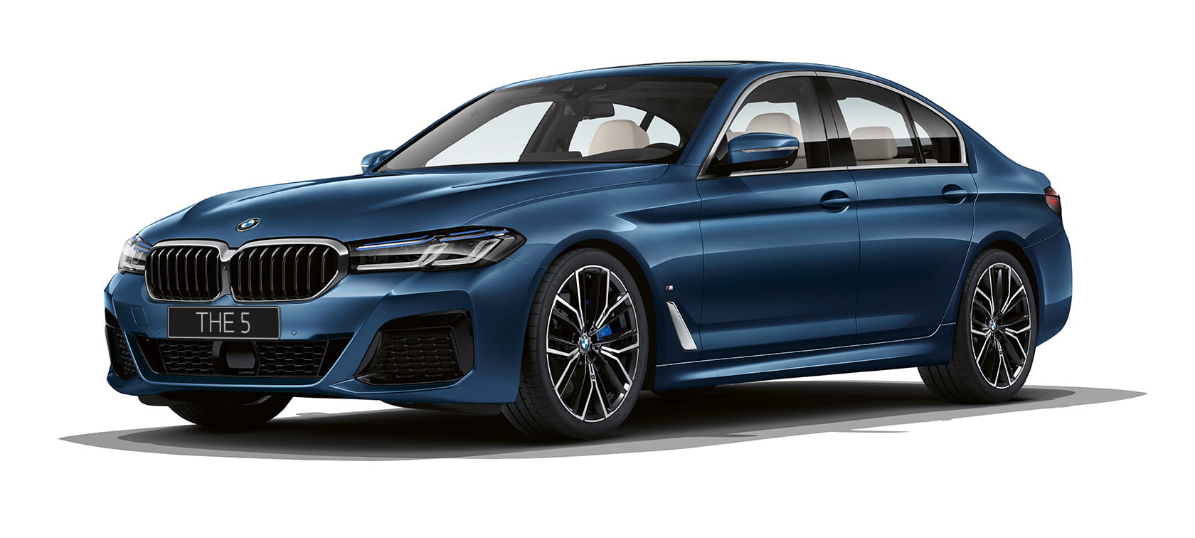 BMW 5 серии G30 (рестайлинг 2020 года), цвет «Синий Фитоник», вид сзади в неподвижном состоянии
