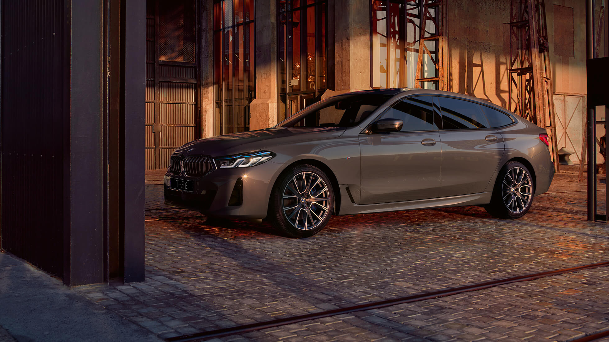 Силуэт BMW 6 серии GT G32 2020 года BMW 6 серии GT 640i xDrive G32 2020 года, цвет «Серый Бернина», вид сбоку