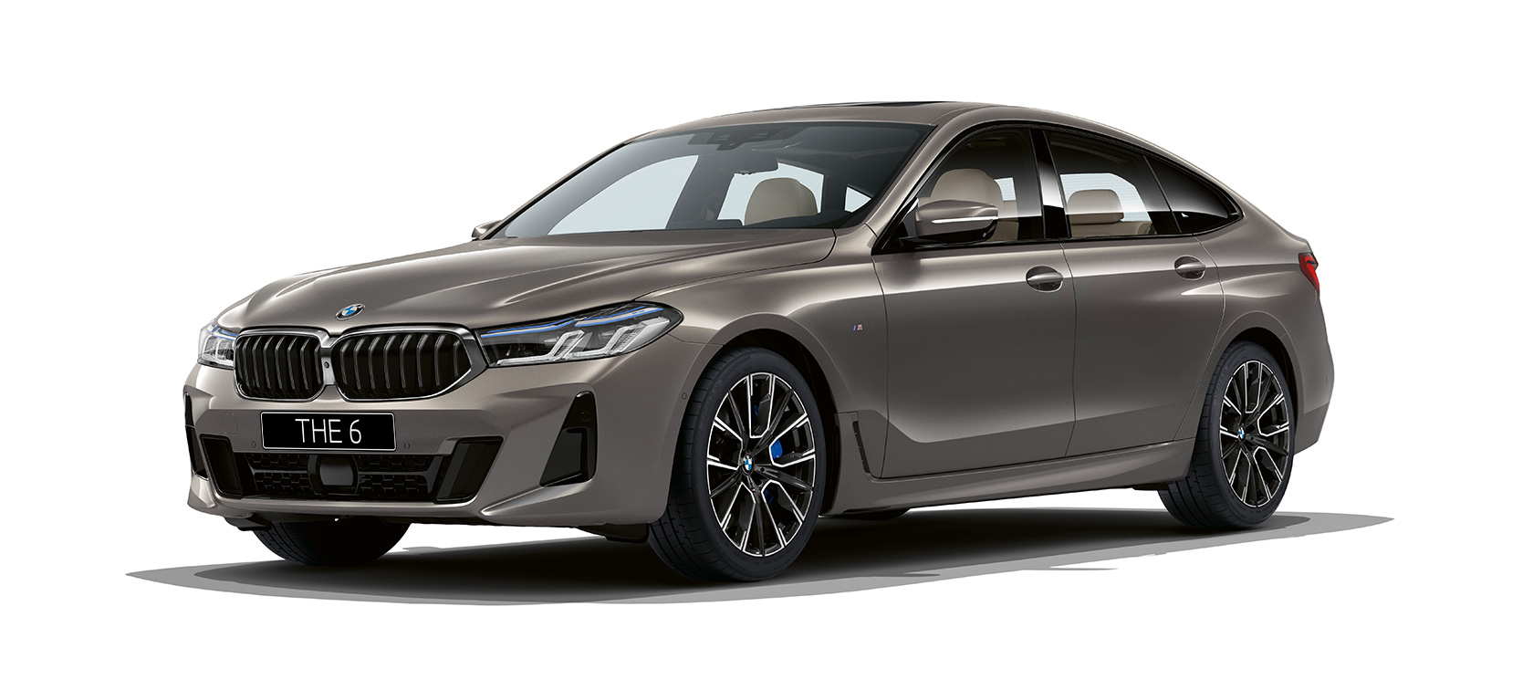 BMW 6 серии GT G32 2020 года BMW 6 серии GT 640i xDrive G32 2020 года, цвет «Серый Бернина», вид спереди с поворотом в три четверти