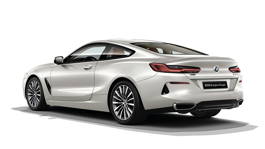 BMW 8 серии Coupe, «Серый Гранит металлик» BMW 8 серии Coupe цвета «Серый Гранит металлик» на белом фоне.