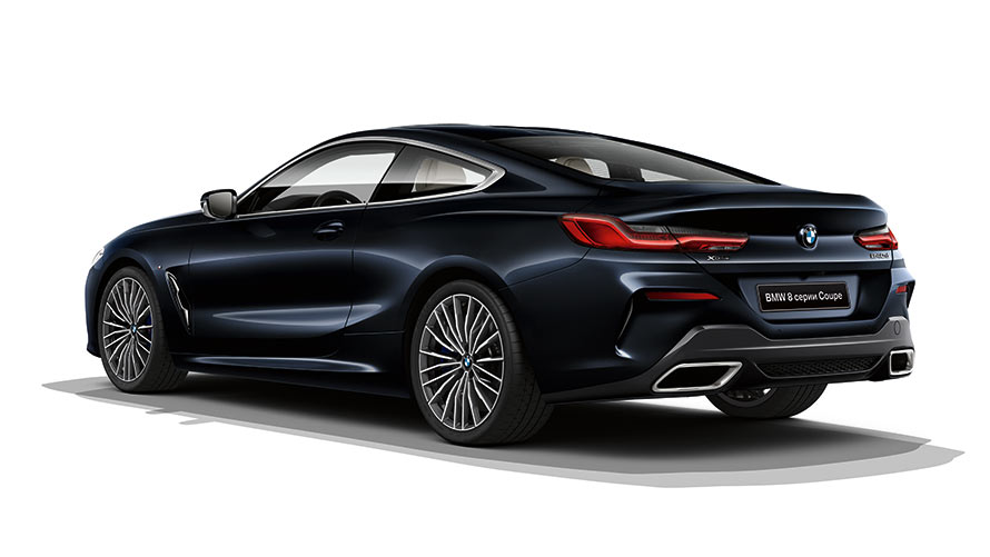 BMW 8 серии Coupe, «Черный Карбон металлик» BMW 8 серии Coupe цвета «Черный Карбон металлик» на белом фоне.