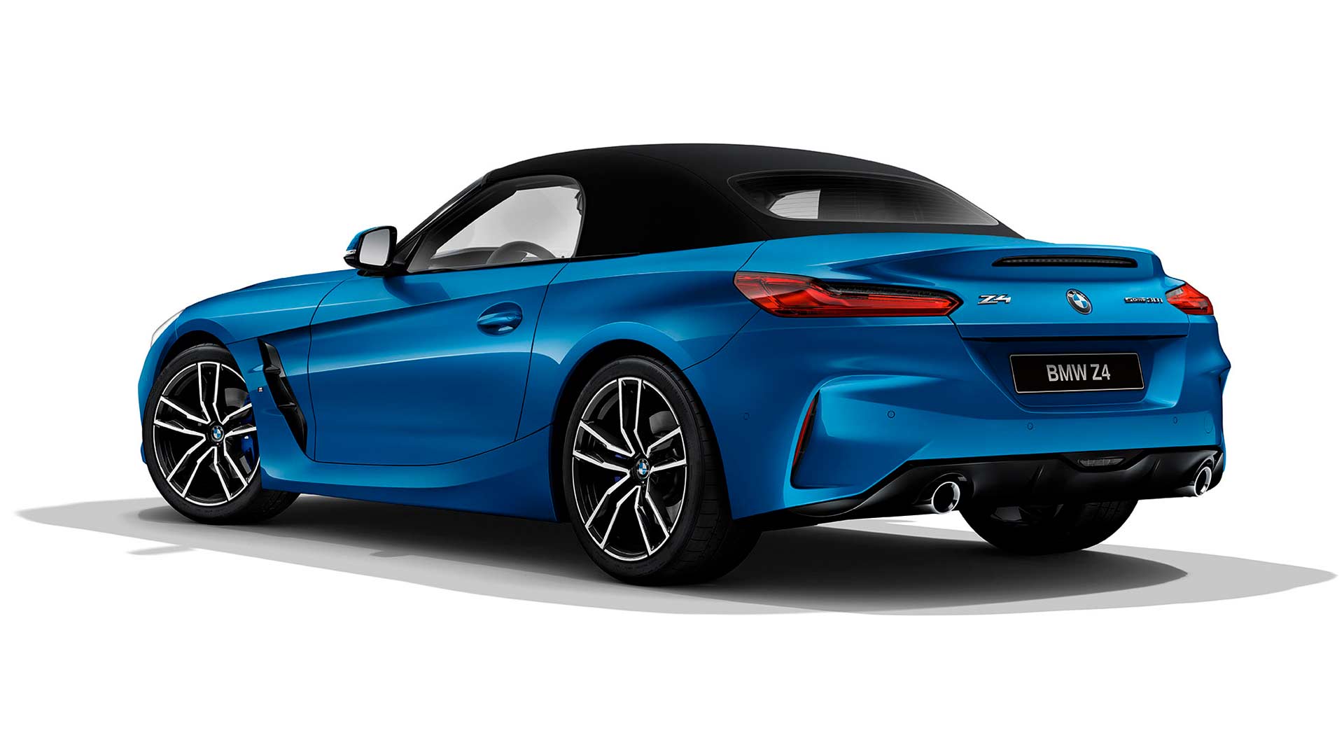 BMW Z4 Roadster с пакетом M Sport G29 BMW Z4 Roadster с пакетом M Sport, вид спереди с поворотом в три четверти G29