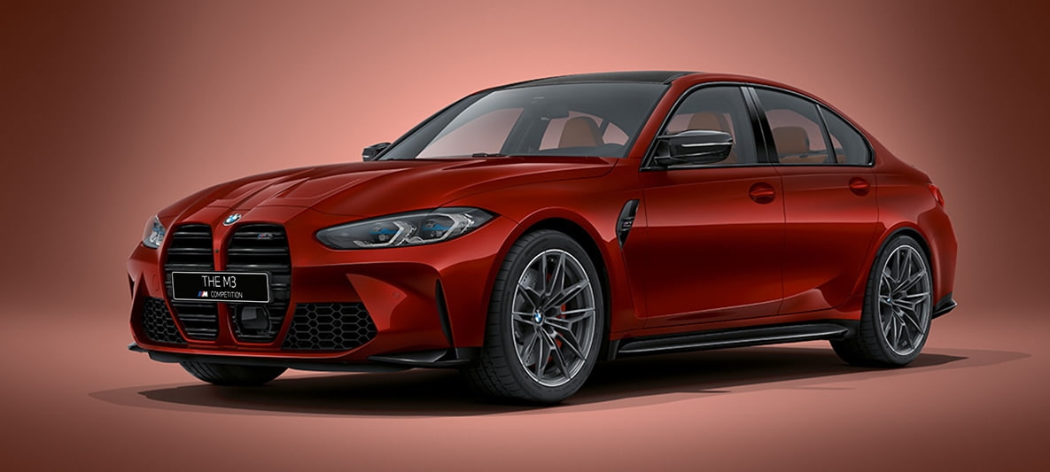 BMW M3 G80 2020 "BMW Individual Красный Авантюрин металлик" BMW M3 G80 2020 "BMW Individual Красный Авантюрин металлик", вид спереди в три четверти в статике