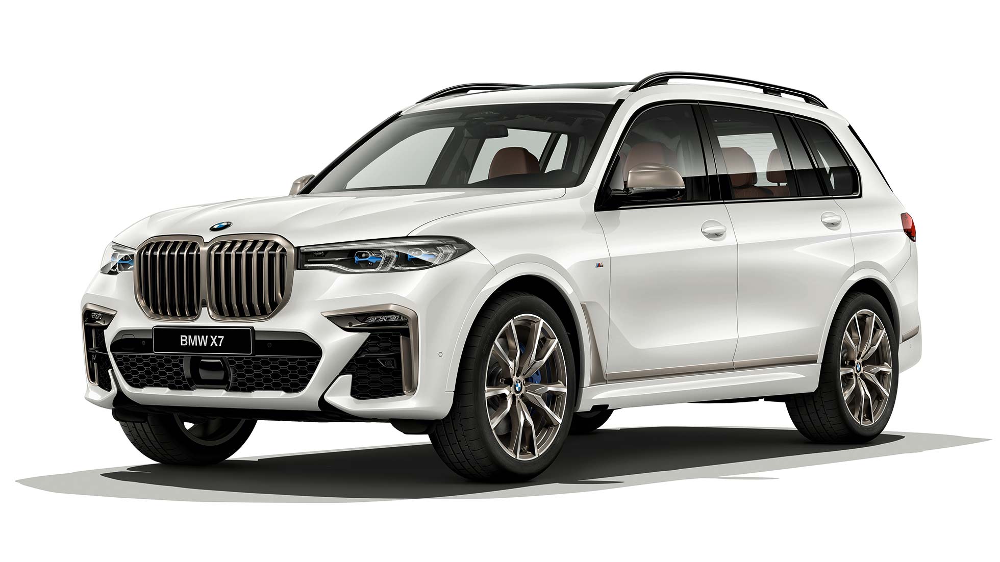 Версия BMW X7 M50d Студийный снимок BMW X7 M50d, вида спереди с поворотом в три четверти