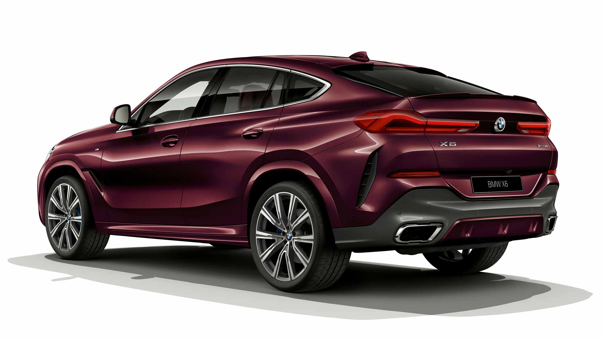 BMW X6 with BMW Individual, вид сзади BMW X6 with BMW Individual, вид сзади с поворотом в три четверти