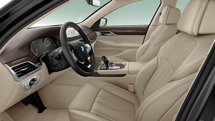 BMW 750Li xDrive Серебристый Кашемир, салон. БМВ 7 серии, BMW 750Li xDrive Серебристый Кашемир, салон, интерьер, сиденья.