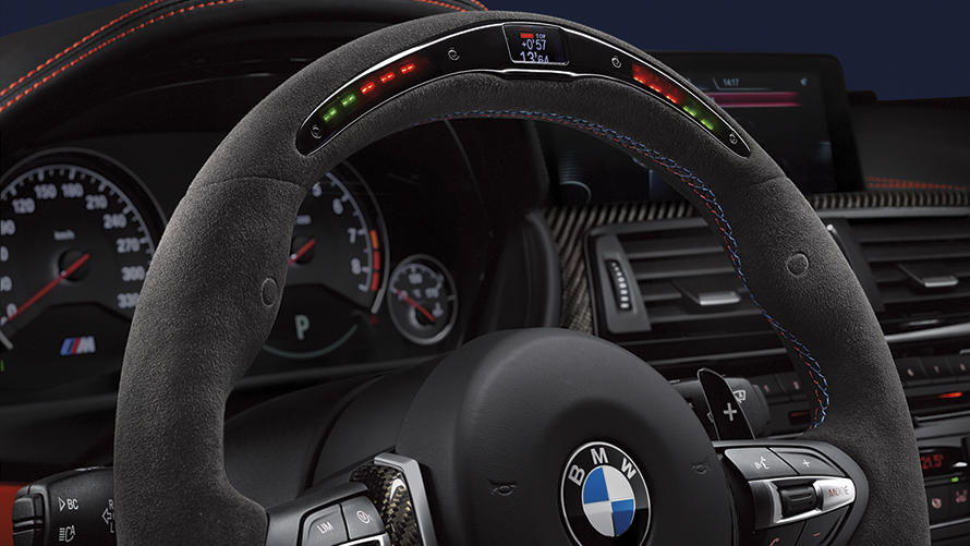 Рулевое колесо с дисплеем для BMW M2 серии (G87). Рулевое колесо с дисплеем для BMW M2 серии (G87), салон автомобиля, БМВ.