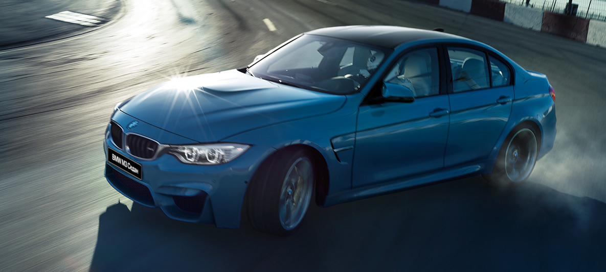 BMW M3 Седан, на повороте на трассе. BMW M3 Седан, на повороте на трассе, дрифт, БМВ.