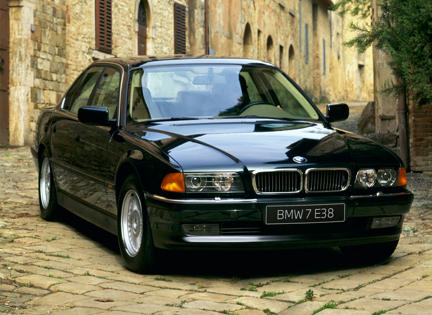 BMW 7 серии (E38)