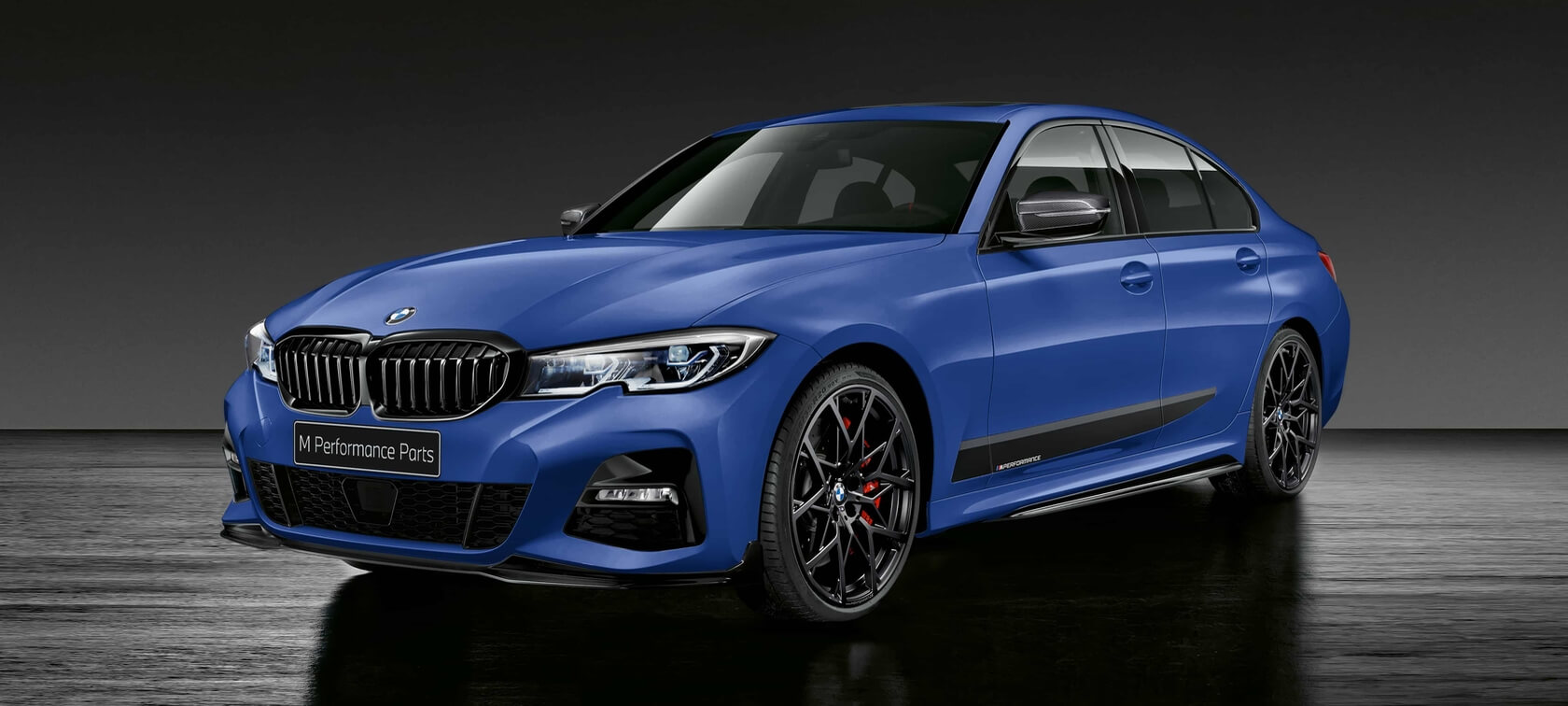 Пакет M Performance для BMW 5 Серии (G30). BMW 5 Серии (G30), вид спереди с поворотом в три четверти, БМВ.