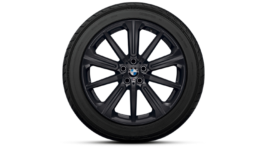 Комплект колес с зимними шинами BMW Star Spoke 748M Performance. Зимние колеса, шины BMW Star Spoke 748M Performance.