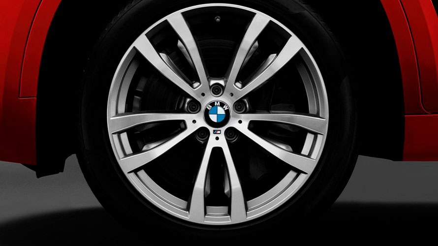 Комплект колес с зимними шипованными шинами BMW Double Spoke 469M. Зимние колеса, шипованные шины BMW Double Spoke 469M.