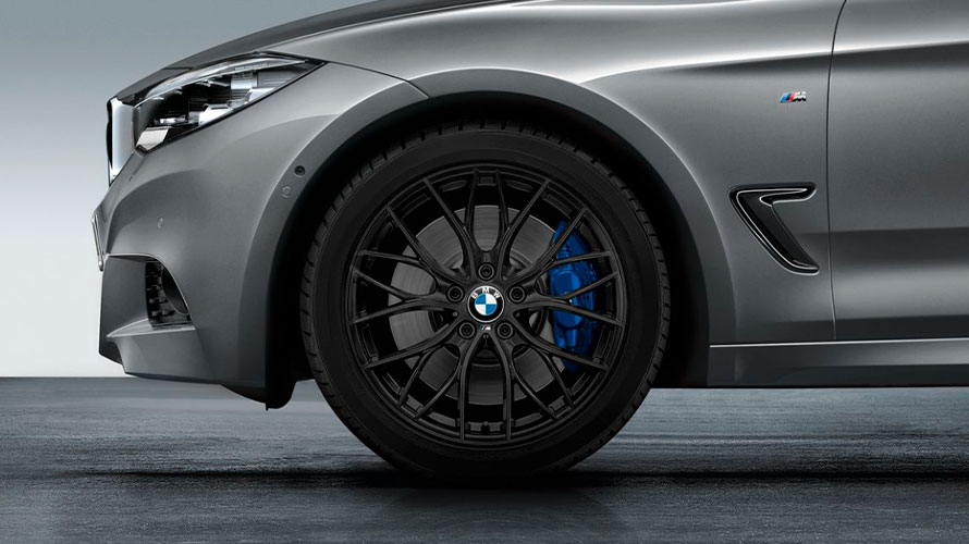 Комплект колес с зимними шинами BMW Double Spoke Performance 405M. Зимние колеса, шины BMW Double Spoke Performance 405M.