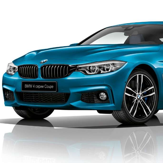 BMW 4 серии Купе, модель M Sport вид сбоку BMW 4 серии Купе, модель M Sport вид сбоку