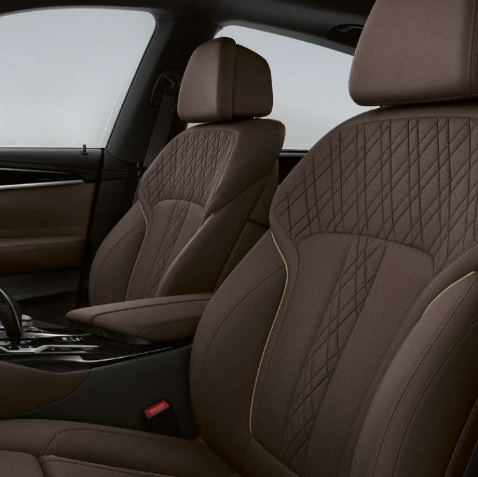 Отделка эксклюзивной кожей Nappa «Мокка», BMW 6 серии GT G32 640d xDrive 2020 года, оснащение Luxury Line, интерьер