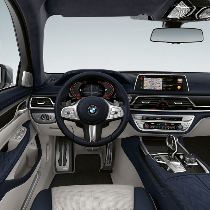BMW 7 серии с пакетом M Sport: интерьер BMW 7 серии с пакетом M Sport: интерьер