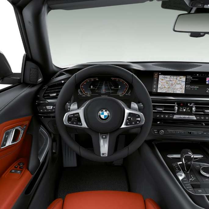 BMW Z4 Roadster Sport Line, рулевое колесо и место водителя G29
