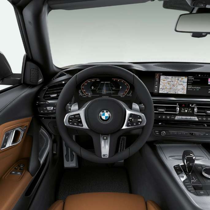 BMW Z4 Roadster M40i, рулевое колесо и место водителя G29
